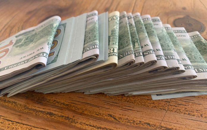 dolares