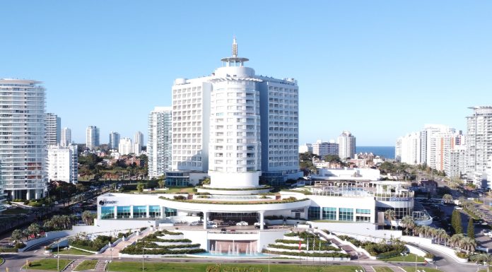Octubre en Enjoy Punta del Este: Humor, Gastronomía y Entretenimiento