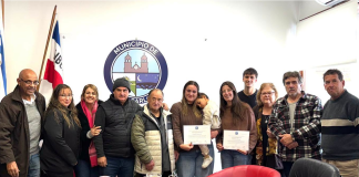 San Carlos reconoció a dos vecinas que reanimaron a una mujer tras un paro cardiorrespiratorio